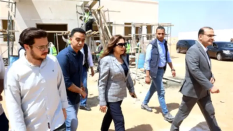 وزيرة التنمية المحلية تتفقد مشروع وحدة احتجاز المضبوطات بالخانكة