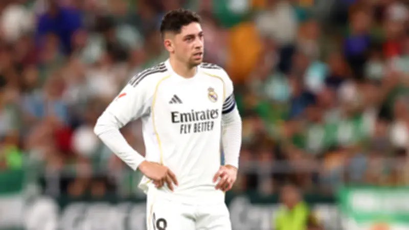فالفيردي يهدد بعدم اللعب لريال مدريد بعد اشتباك مع تشواميني