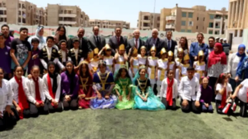 محافظ القليوبية وسفير أذربيجان يتفقدان مدرسة الصداقة بالعبور