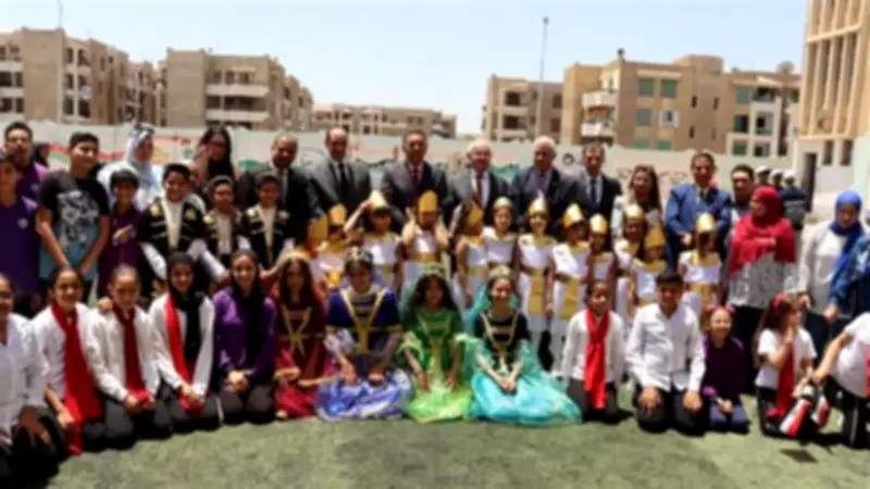 محافظ القليوبية وسفير أذربيجان يتفقدان مدرسة الصداقة المصرية الأذربيجانية