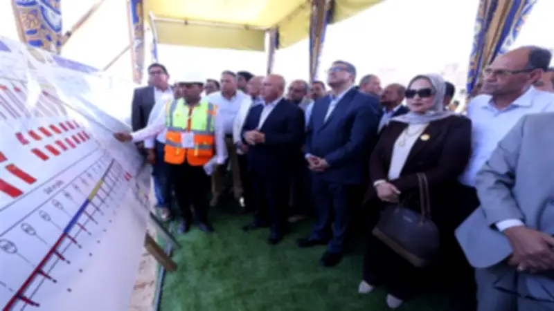 وزير النقل يفتتح كوبري أعلى مزلقان أبو شوشة بقنا لتحسين السيولة المرورية
