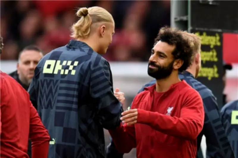 صراع ناري بين محمد صلاح وهالاند وليفاندوفسكي على الحذاء الذهبي