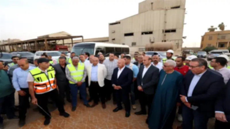 وزير النقل يتفقد مشروع تطوير طريق الصعيد الصحراوي الغربي ويكشف مستجدات التنفيذ