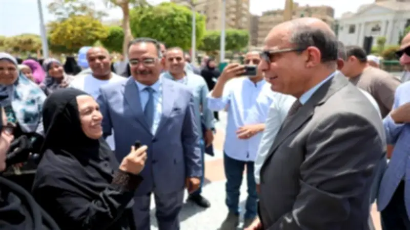 محافظ المنيا يهنئ حجاج الجمعيات الأهلية: أنتم سفراء للوطن في الأراضي المقدسة
