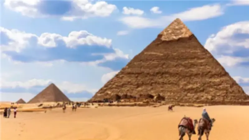 الأمن يكشف حقيقة فيديو تسلق هرم وتركيب أجهزة استقبال مفبرك