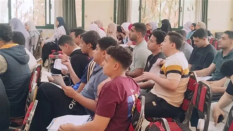 مراجعات مجانية لطلاب الثانوية العامة بأبشواي في الفيوم