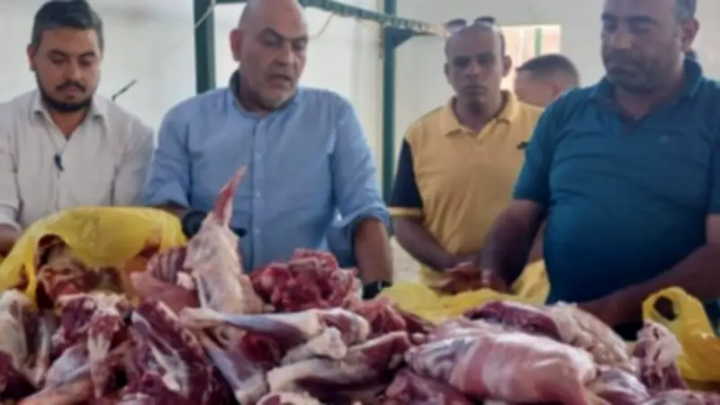 ضبط لحوم مذبوحة خارج المجازر في مزرعة بالعبور