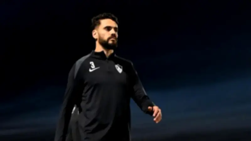 غضب معتمد جمال من بنتايج بسبب الطرد ومصير عقوبته في الزمالك
