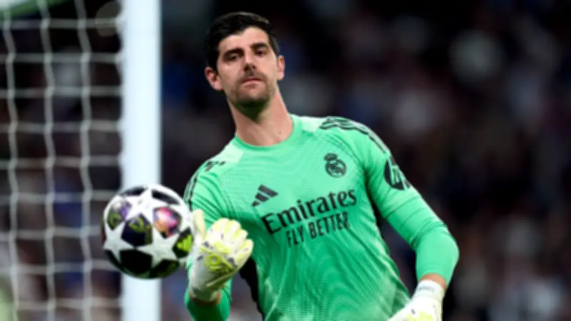 كورتوا يعد جماهير ريال مدريد بالعودة بعد الخسارة في الكلاسيكو
