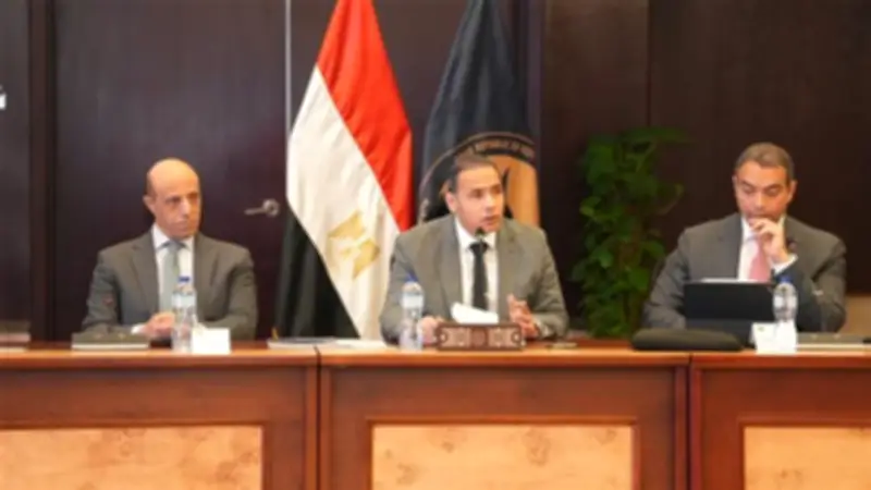 رئيس الرقابة المالية يبحث مع جمعية الاستثمار المباشر تعزيز جاذبية السوق