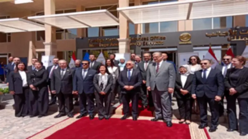 وزير العدل يفتتح مكتب المساعدة القانونية للأجانب بالعاصمة الجديدة