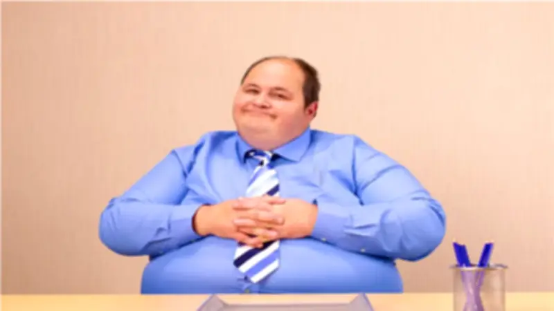 الجلوس الطويل يهدد بالسمنة.. كيف تحمي نفسك في العمل؟