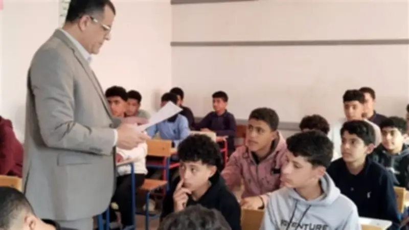 وكيل تعليم دمياط يتفقد امتحانات النقل بمدارس كفر البطيخ وكفر سعد