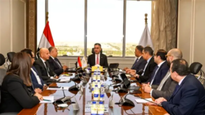 وزير التموين يبحث توسع تطبيق منظومة الكارت الموحد