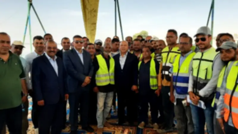 وزير النقل يفتتح التشغيل التجريبي لميناء دندرة النهري في قنا