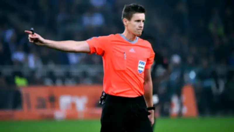 الحكم الألماني دانيال سيبرت يقود نهائي دوري أبطال أوروبا بين بروسيا دورتموند وريال مدريد