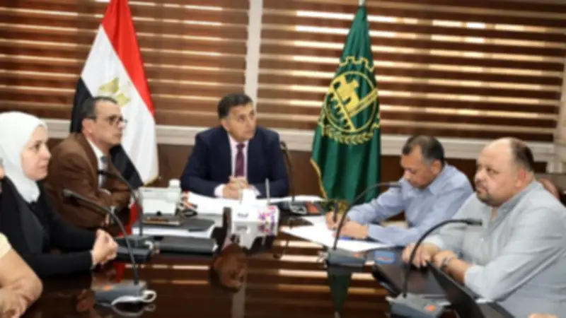 محافظ القليوبية يتابع تنفيذ غرفة الأزمات التبادلية لدعم الشبكة الوطنية للطوارئ