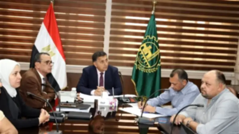 محافظ القليوبية يتابع تنفيذ غرفة الأزمات التبادلية لدعم الشبكة الوطنية للطوارئ