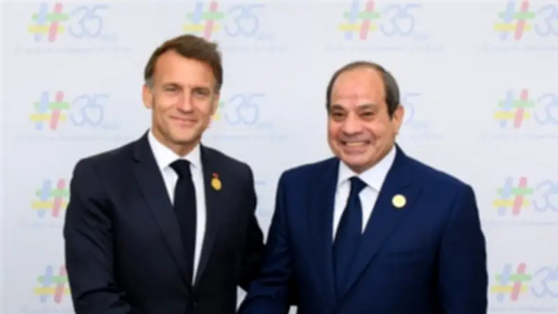 السيسي وماكرون يبحثان تعزيز التعاون الأفريقي الفرنسي في قمة نيروبي