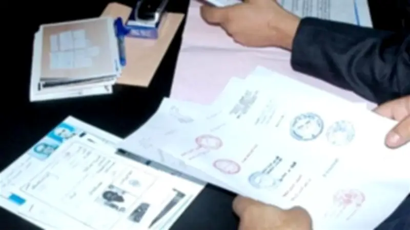 إحالة تشكيل عصابي لتزوير تراخيص السيارات الجمركية إلى الجنايات