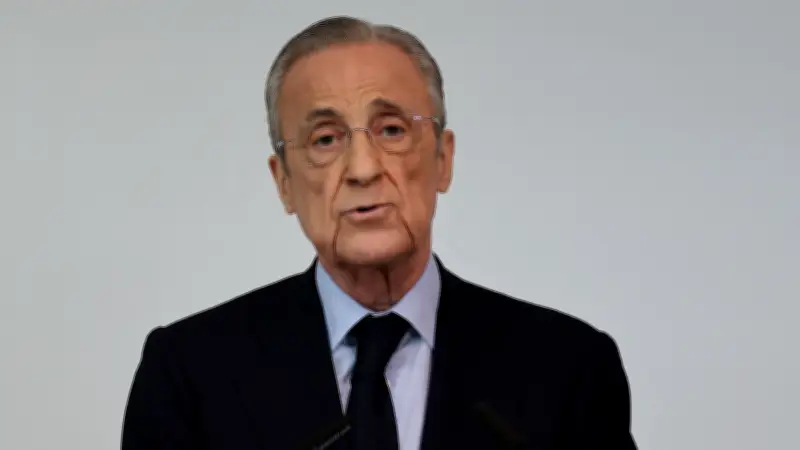 صحفي مدريدي يهاجم مبابي بعد الخسارة من برشلونة ويطالب بيريز بالتدخل