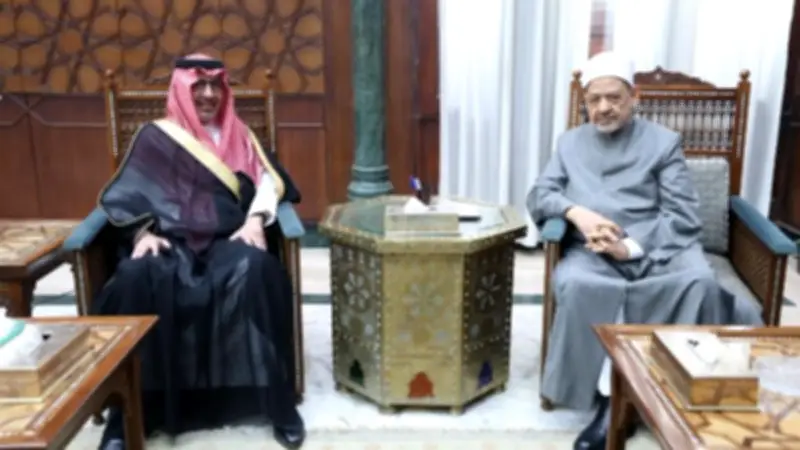 شيخ الأزهر يستقبل السفير السعودي ويشيد بجهود المملكة في خدمة الحجاج