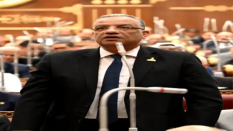 محمود مسلم يطالب بزيادة الرحلات الجوية لدعم حركة السياحة