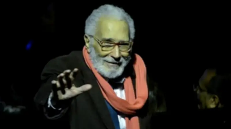 تشييع جثمان الفنان عبد الرحمن أبو زهرة بحضور نجوم الفن في مسجد الشرطة