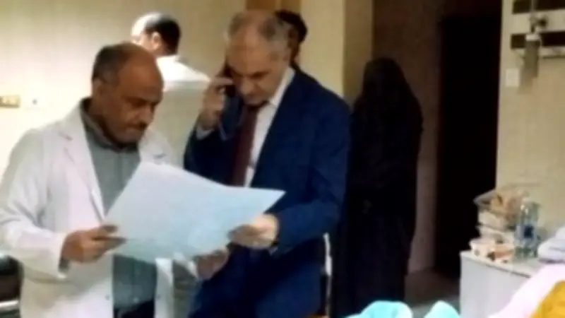 رئيس جامعة أسوان يزور مصابي حادث طريق صحاري المطار