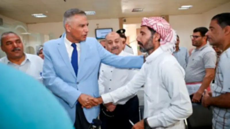 محافظ جنوب سيناء يتابع تطوير الخدمات ورصف الطرق في جولة ميدانية بالطور