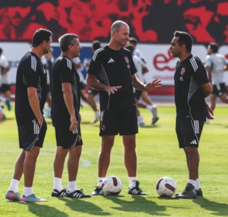 تورب يؤجل حسم صراع ثنائي الأهلي قبل لقاء المصري