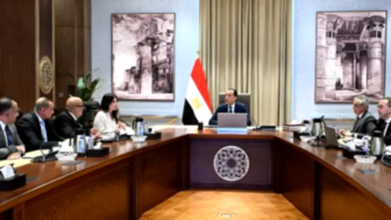 مدبولي يتابع إجراءات تنظيم السوق العقارية ويوجه بحصر الأراضي غير المستغلة