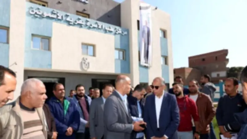مستشار رئيس الجمهورية لمبادرة حياة كريمة ومحافظ المنيا يتابعان تنفيذ المشروعات