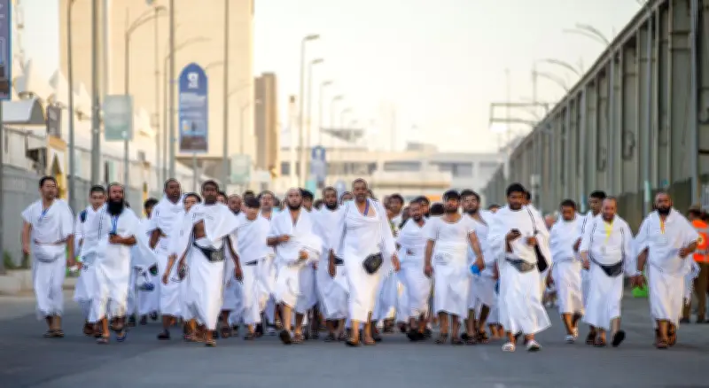 حكم الحج عن شخص والعمرة عن آخر في حج القران: الإفتاء تجيب