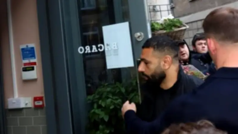ليفربول يقيم حفل وداع لصلاح بمطعم باكارو بحضور سلوت