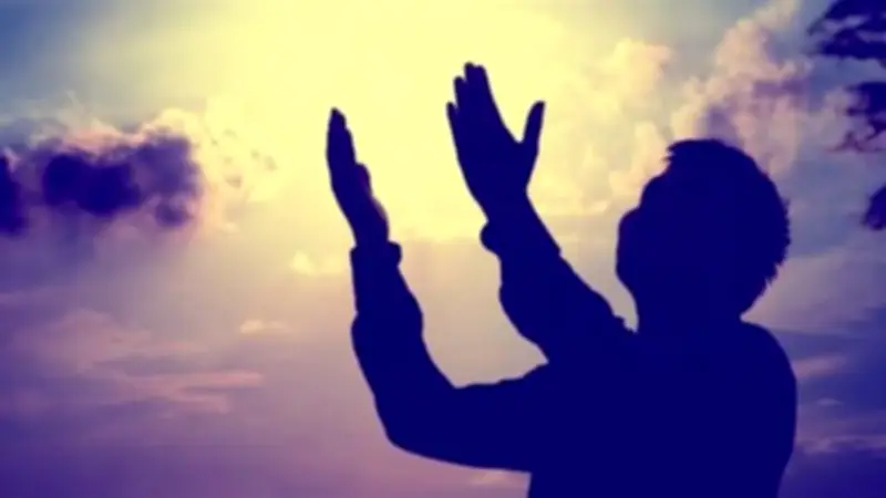 رب اغفر لي ولوالدي: أفضل أدعية الاستغفار للوالدين في صلاة الفجر