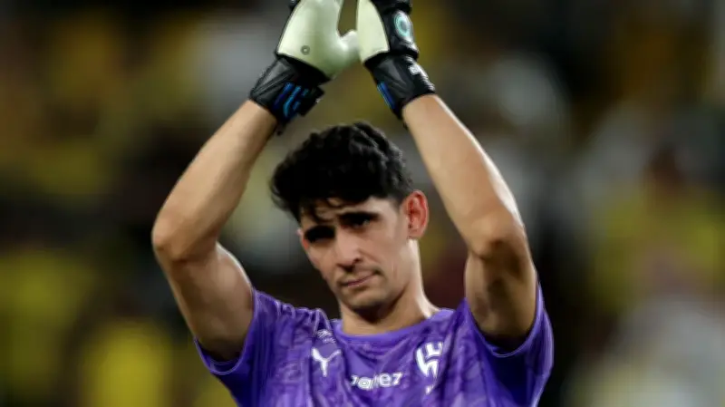 الدعيع ينتقد بونو بعد ديربي النصر والهريفي وعطيف يدافعان عنه