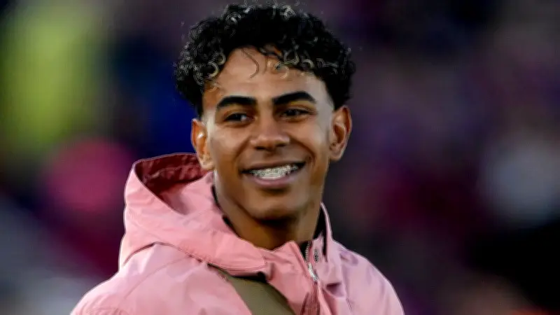 الاتحاد الفلسطيني يشكر يامال على رفع العلم في احتفالات برشلونة
