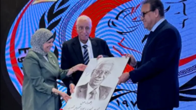 وزير الصحة يكرم الدكتور حسام موافي تقديراً لمسيرته العلمية والإنسانية