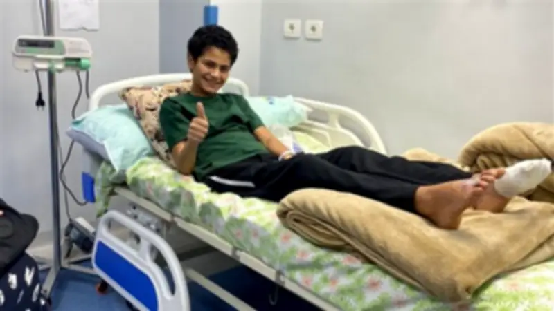 قصر العيني ينجح في علاج حالة نادرة عالمياً لطفل يعاني آلاماً كالصواعق الكهربائية