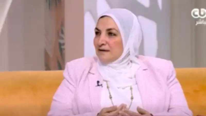 إلهام شاهين: طلب الزوج صورًا خاصة من زوجته المسافرة حرام
