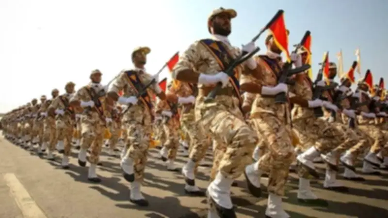 الجيش الإيراني يعلن السيطرة الاستراتيجية على مضيق هرمز من الشرق والغرب