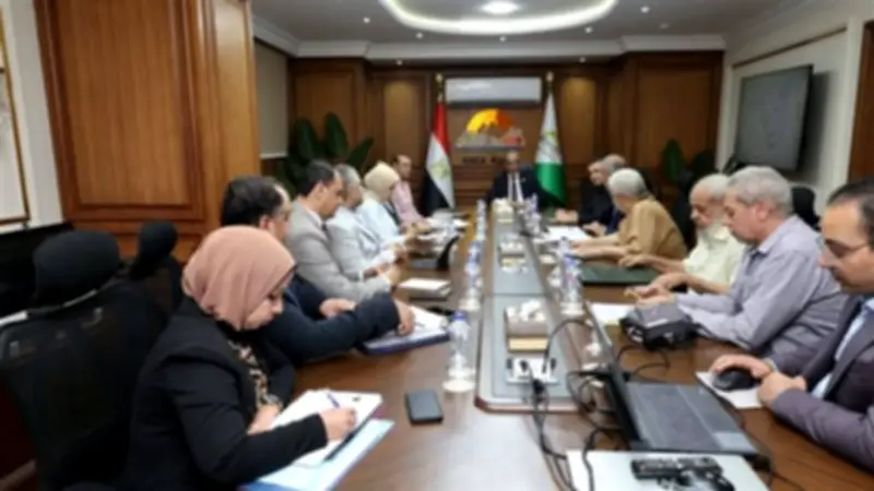 محافظ الجيزة يتابع مشروعات الصرف الصحي في كفر طهرمس ورشاح أبو عوض وناهيا