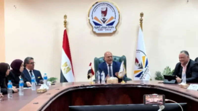 النعماني يكرم الفرق الفائزة في الموسم الأول من عباقرة جامعة سوهاج الأهلية