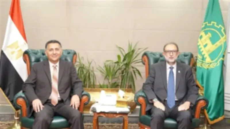 رئيس سلامة الغذاء ومحافظ القليوبية يبحثان تعزيز الرقابة على الأسواق