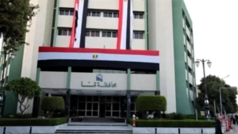 تحرك عاجل من محافظة قنا بشأن فيديو طفل يبكي بمفرده داخل منزله
