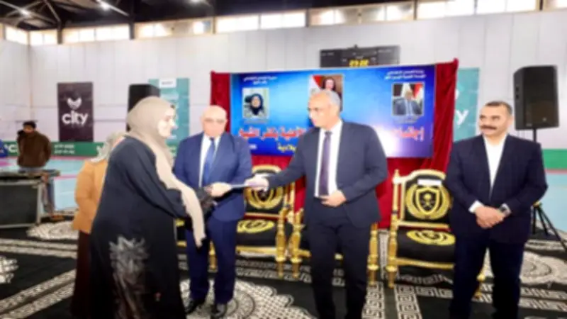 محافظ كفر الشيخ يشهد تسليم جوازات السفر لحجاج الجمعيات الأهلية