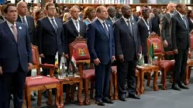 نشأت الديهي يكشف كواليس لقاءات السيسي في القمة الإفريقية الفرنسية