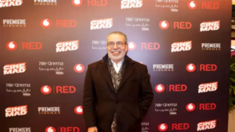 مدحت العدل يشيد بفيلم أسد: تجربة بصرية وتقنية مبهرة