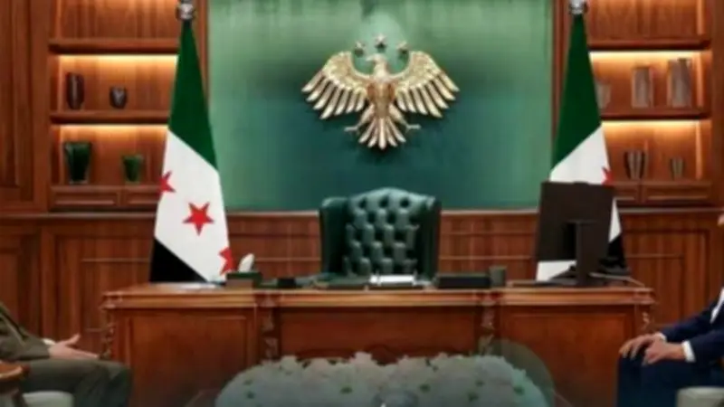 أحمد الشرع يستقبل الفنان جمال سليمان في قصر الشعب بدمشق